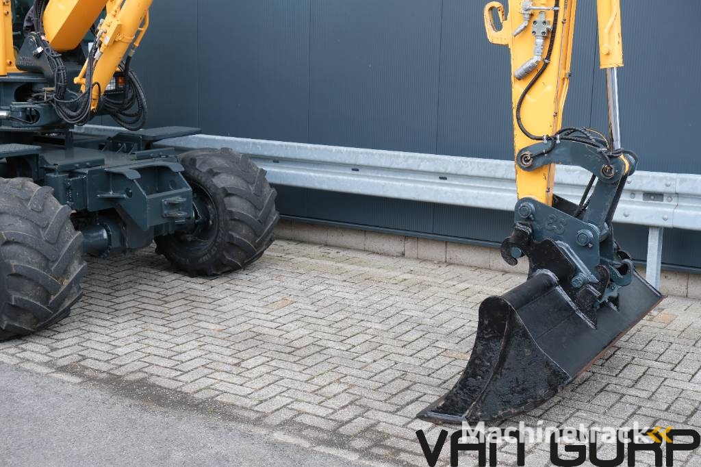 Hyundai Robex 55W-9A | 2017 | 2636h |