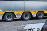 Minituur van GVN dieplader ( MET KENTEKEN) lowloader tieflader