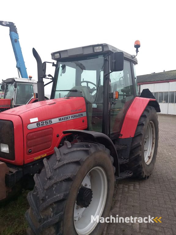 Massey Ferguson 6255