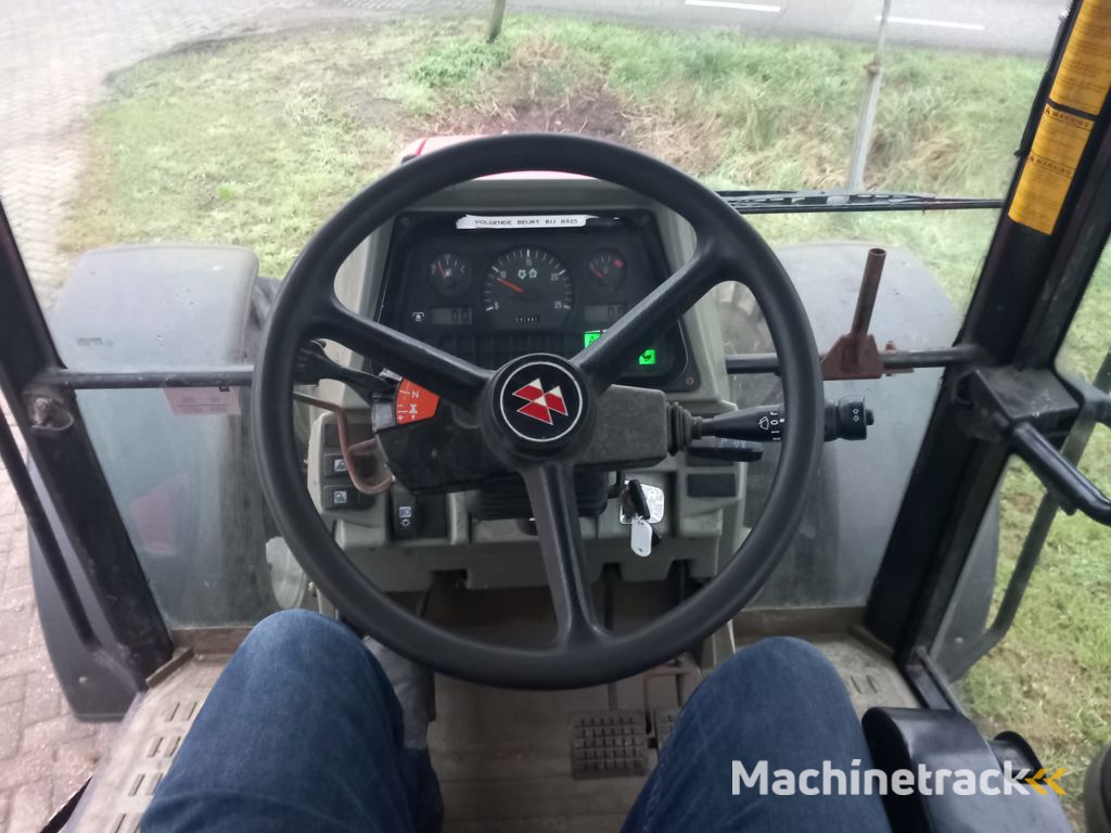 Massey Ferguson 6255