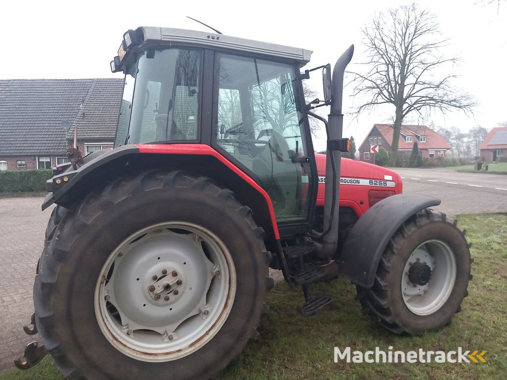 Massey Ferguson 6255
