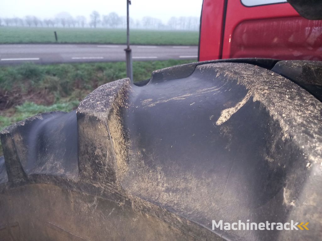 Massey Ferguson 6255