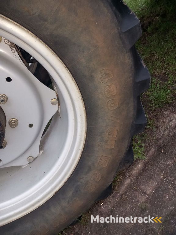 Massey Ferguson 6255