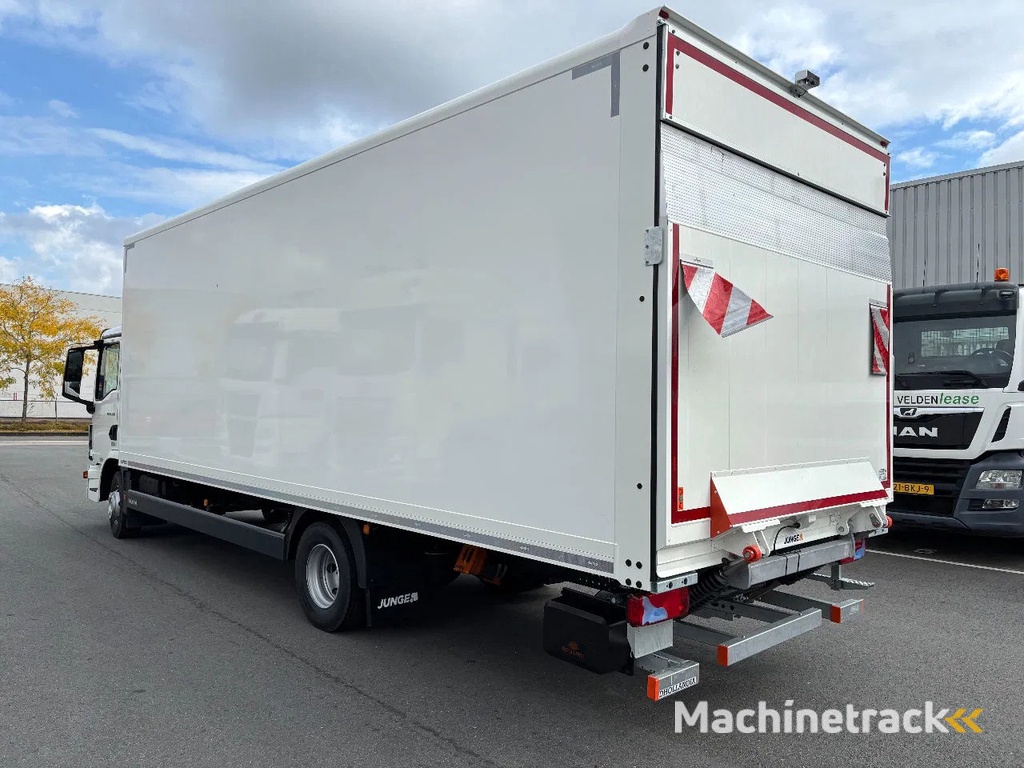 MAN TGL 12.220 4x2 | 2024 |