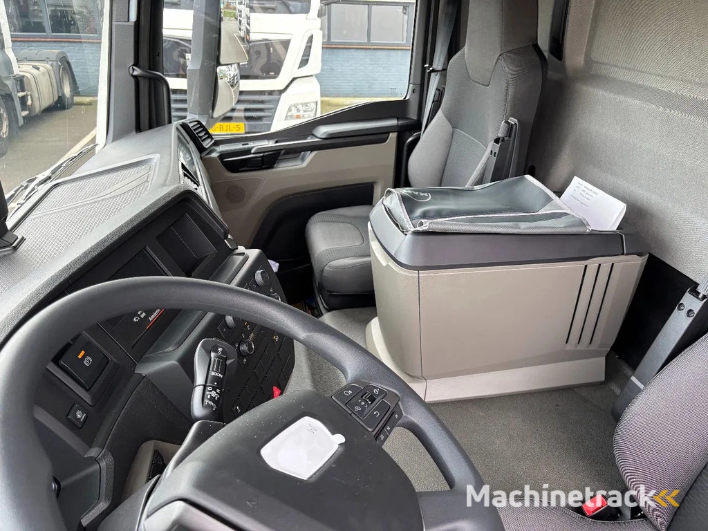 MAN TGL 12.220 4x2 | 2024 |