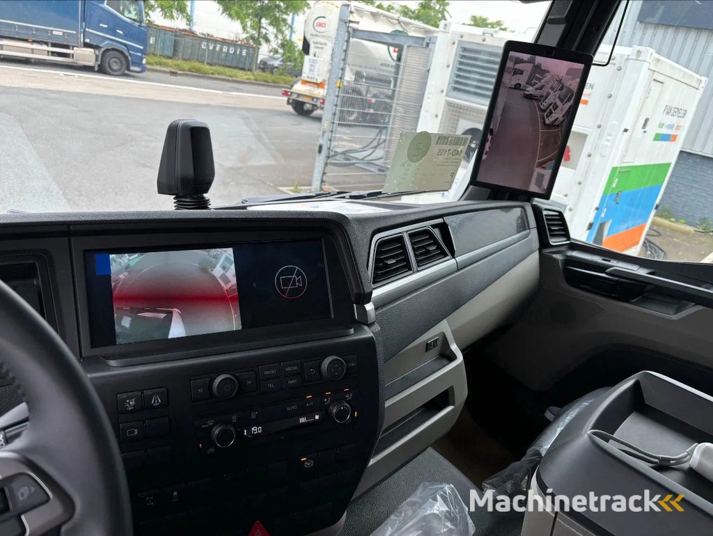 MAN TGL 12.220 BL 4x2 | laadbak 730 cm + laadklep 2000 kg |