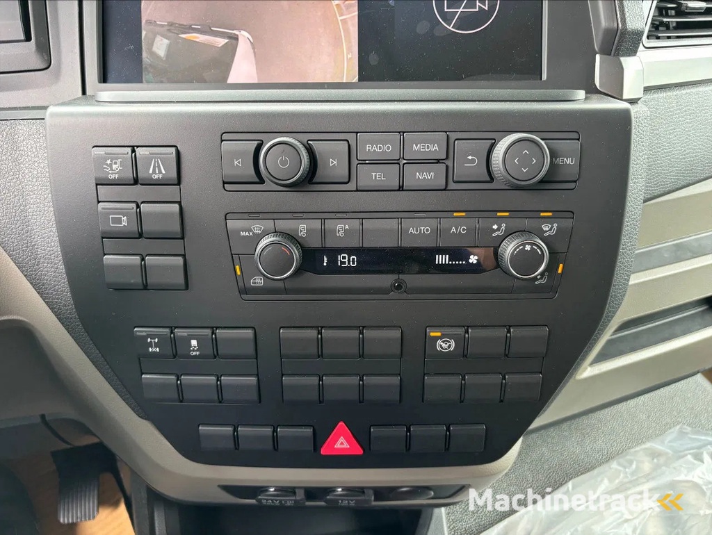 MAN TGL 12.220 BL 4x2 | laadbak 730 cm + laadklep 2000 kg |