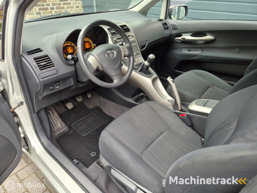 Toyota Auris 1.6-16V Luna | CLIMA | CRUISE | TREKHAAK |