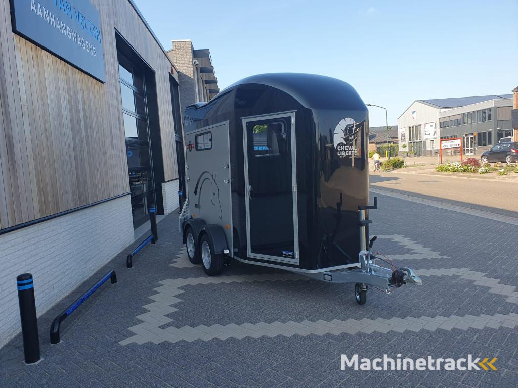 Cheval Liberte Gold 3