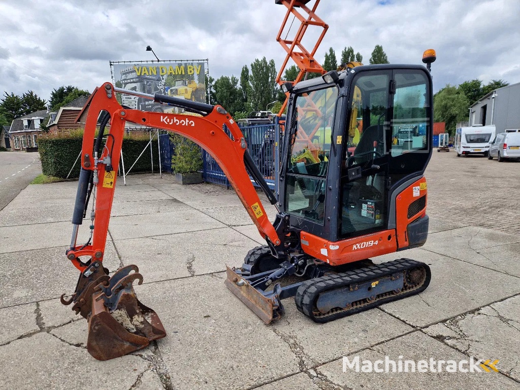 Kubota KX019-4 CW05 met 2 bakken