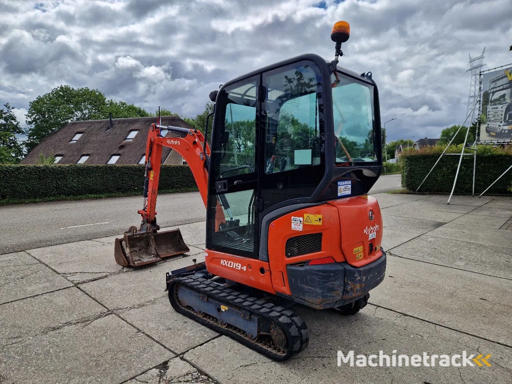 Kubota KX019-4 CW05 met 2 bakken