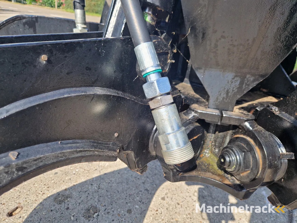 Rozzi 6-schalen roterend en knijpend