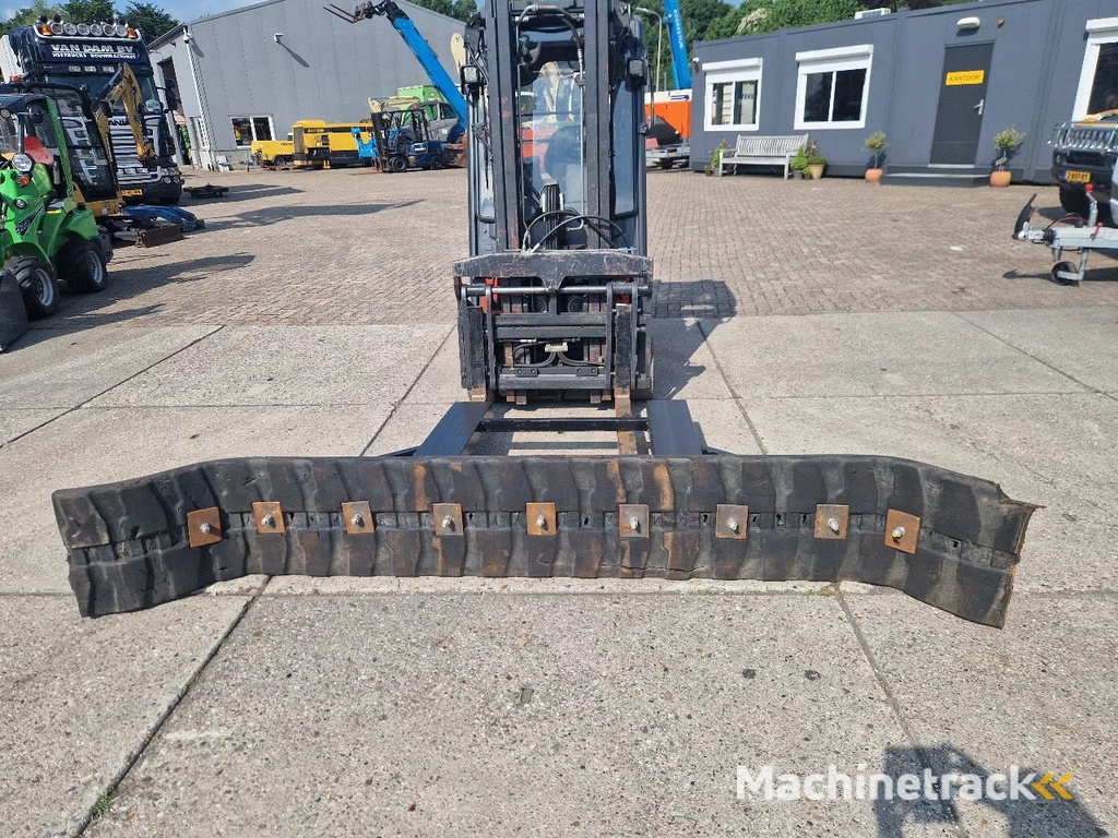 Zeer zwaar uitgevoerde puin-, zand-, grond-, sneeuwschuif