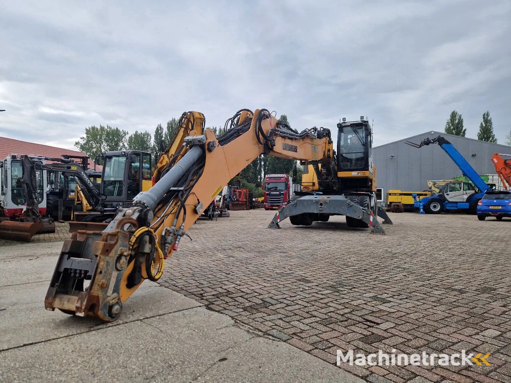 Liebherr A 920 Litronic