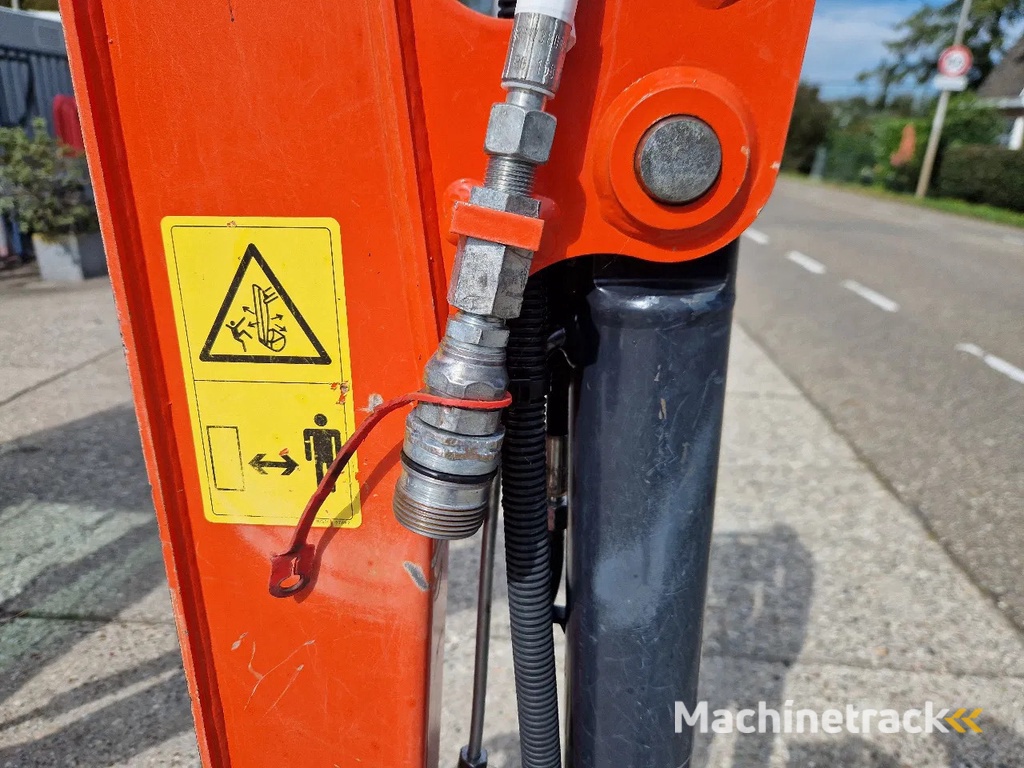 Kubota KX019-4 met 1990 uur