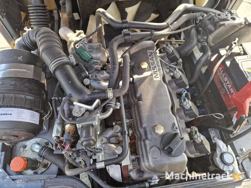 Nissan 1800 kg. LPG met keuring