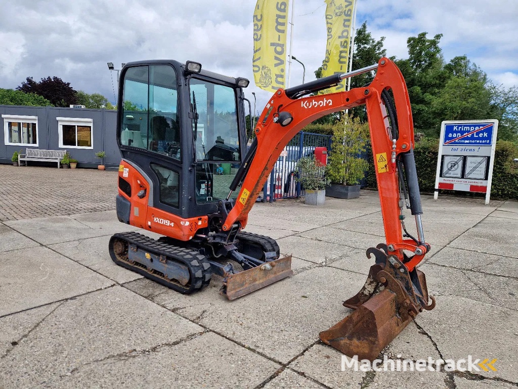 Kubota KX019-4 CW05 met 2 bakken