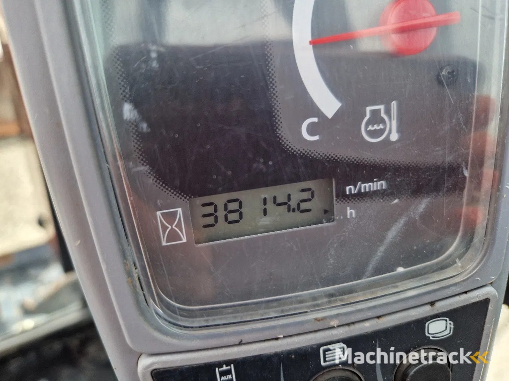 Kubota KX019-4 CW05 met 2 bakken