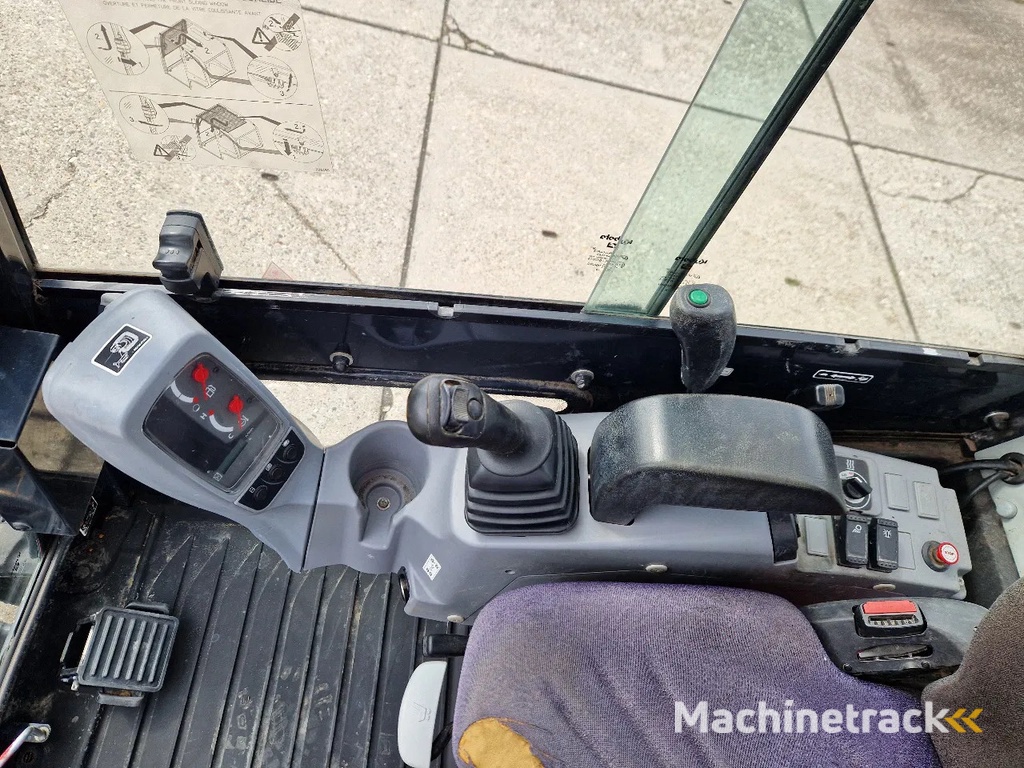 Kubota KX019-4 CW05 met 2 bakken