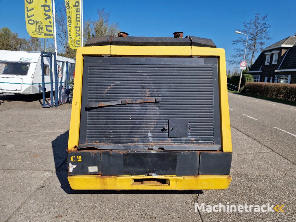 Atlas Copco XAS350DD VERY LOW HOURS