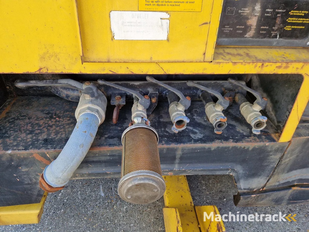 Atlas Copco XAS350DD VERY LOW HOURS