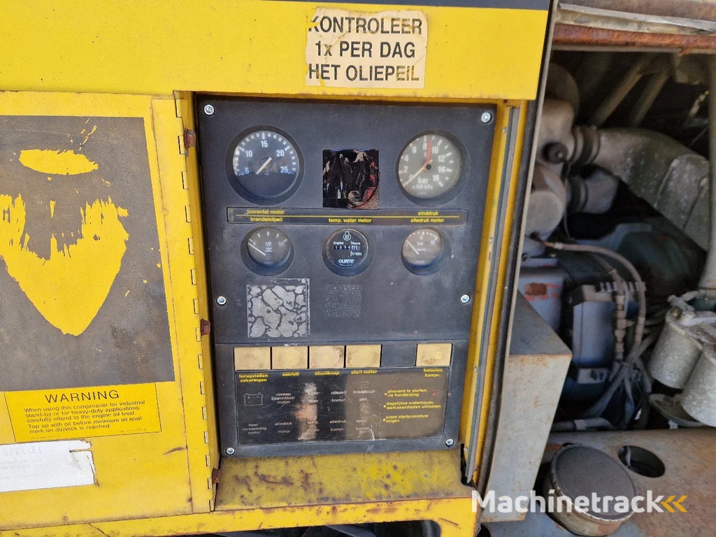 Atlas Copco XAS350DD VERY LOW HOURS