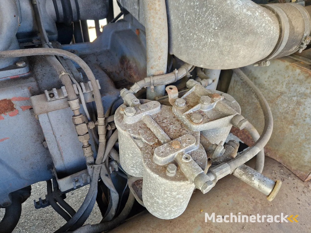 Atlas Copco XAS350DD VERY LOW HOURS