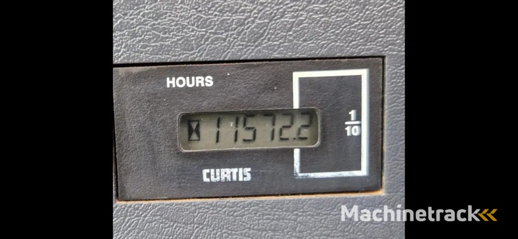 Hyundai Robex 160W-9A met 6-cilinder Cummins motor