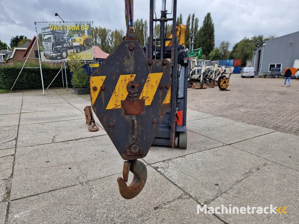 Overige 3X hijsblok cap. 35t, 20t, 15t.