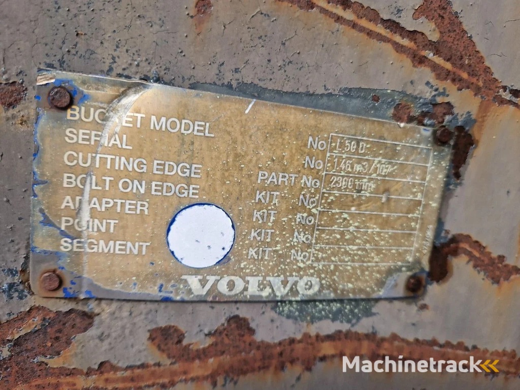 Volvo dichte wielladerbak breedte 2.24m.