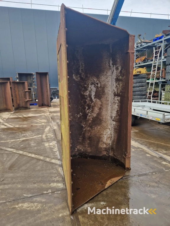 Volvo dichte wielladerbak 2.24m. breed