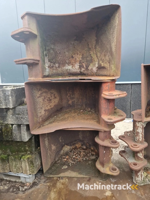 Diverse bakken penmaat 60 met en zonder tanden