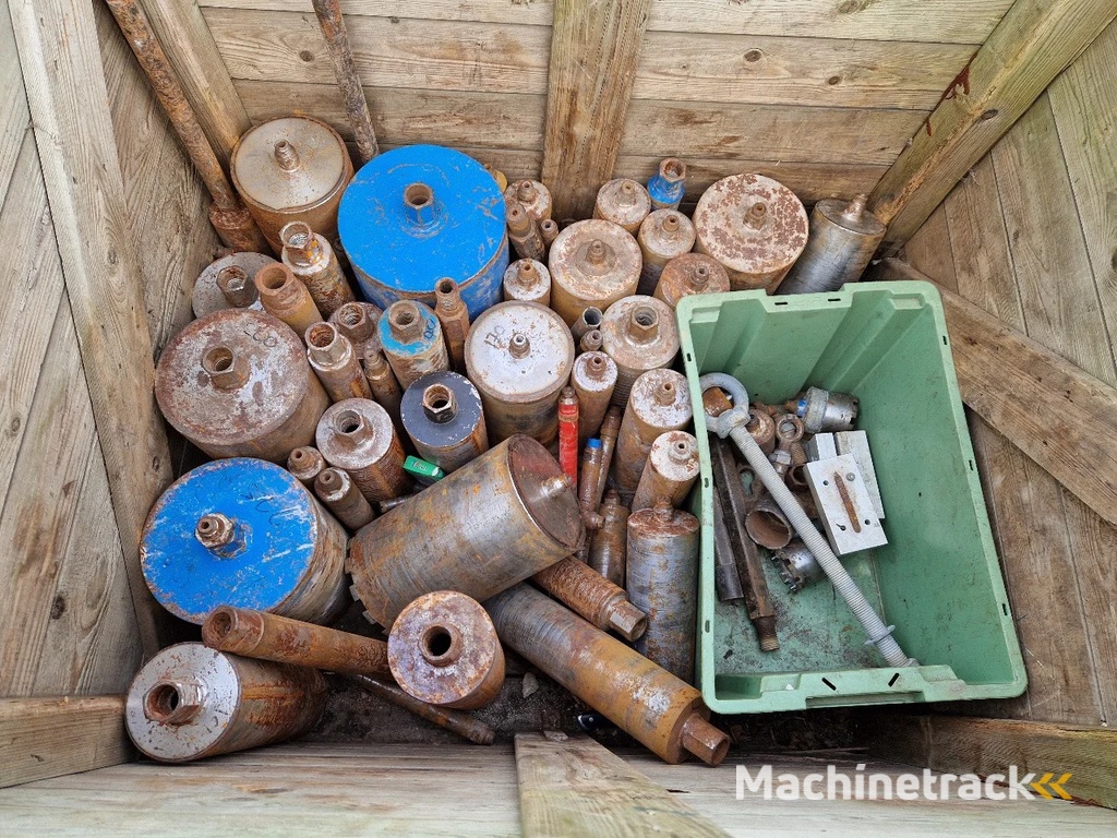 Diversen 2 pallets met betonboren