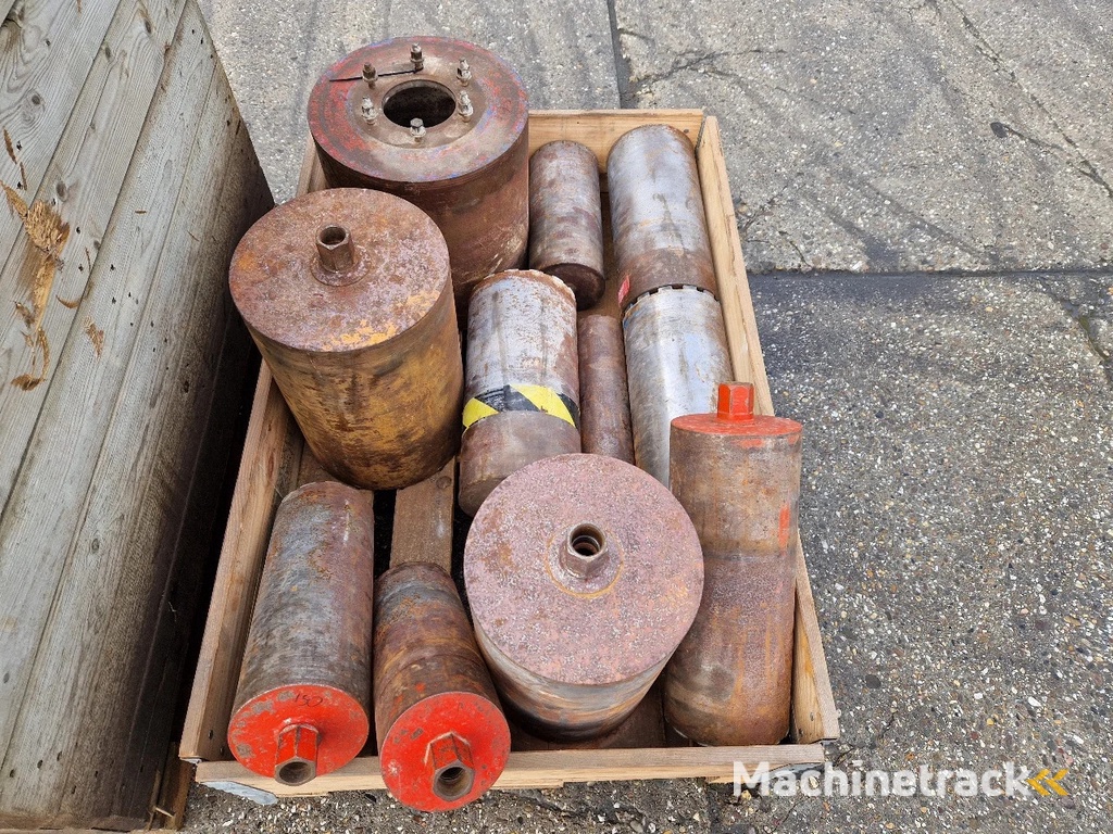 Diversen 2 pallets met betonboren