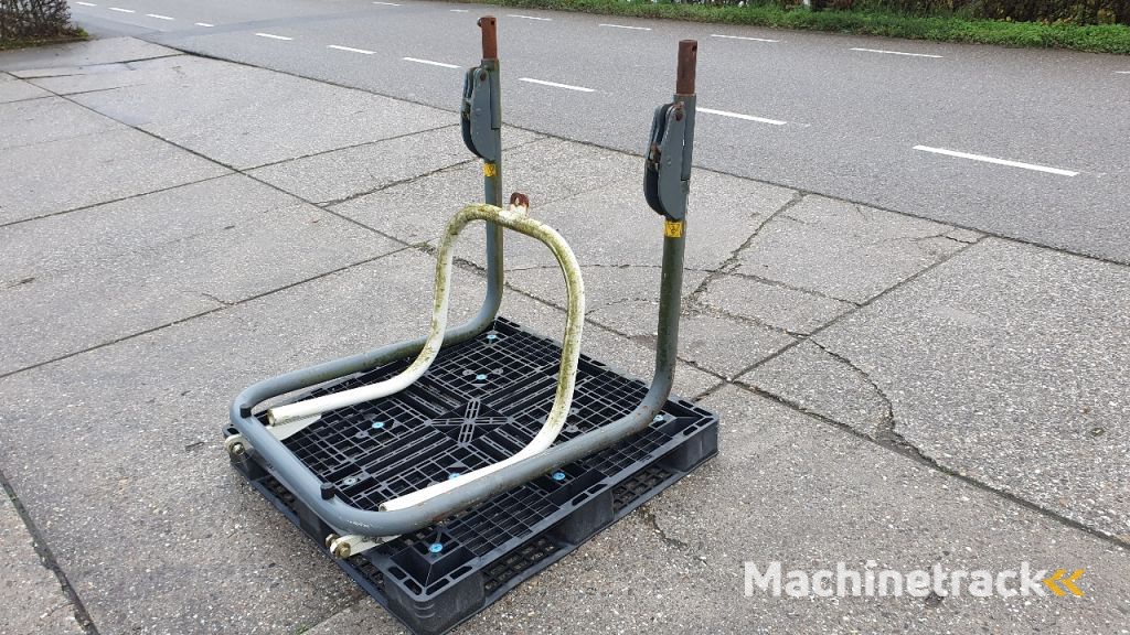 Yanmar SV05 en Benford dumper rolbeugels