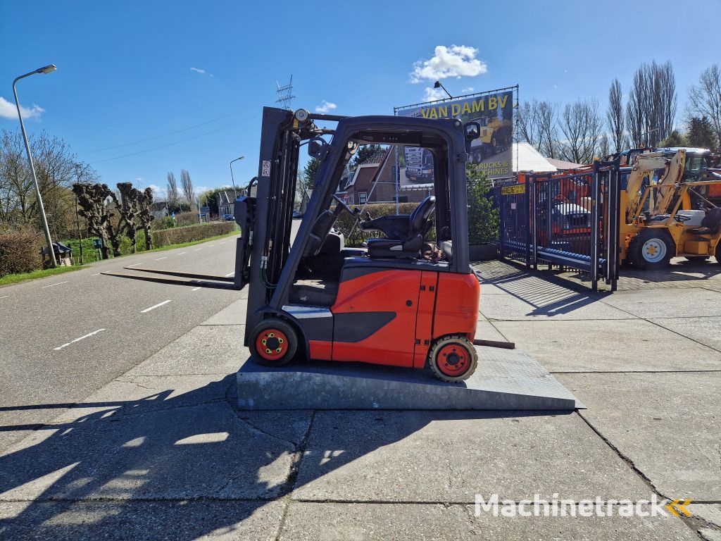 Diversen gegalvaniseerd zwaar uitgevoerd oprijplateau