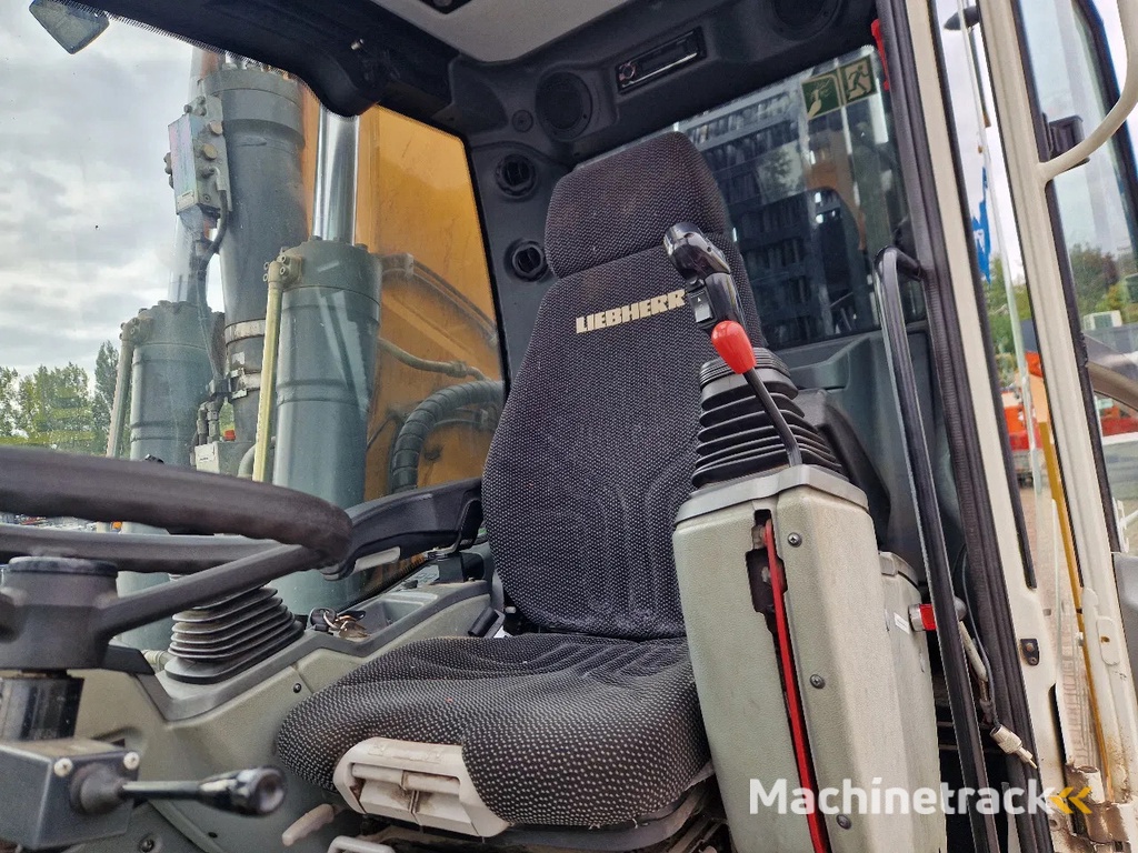 Liebherr A 920 Litronic