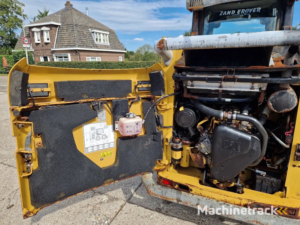 Caterpillar 216B3 schranklader met 1191 uur