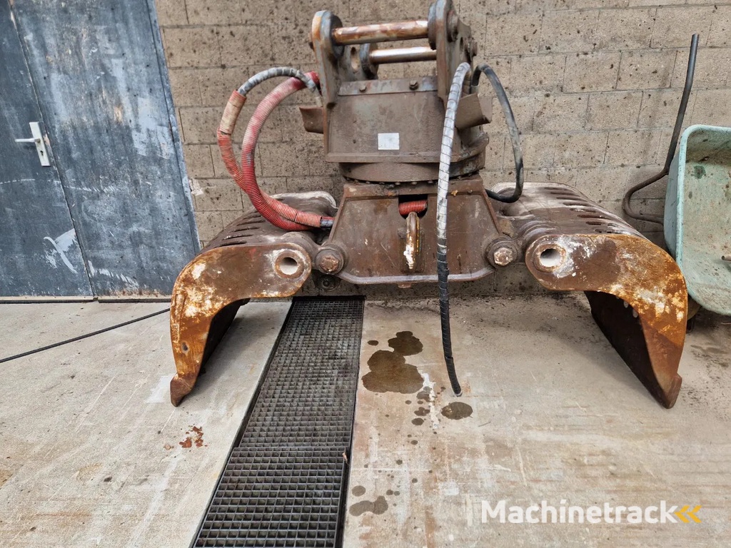 Sennebogen 821 overslagkraan