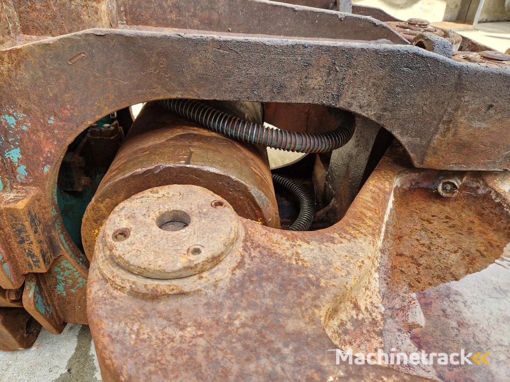 Komatsu JCY17 schrootschaar/betonvergruizer