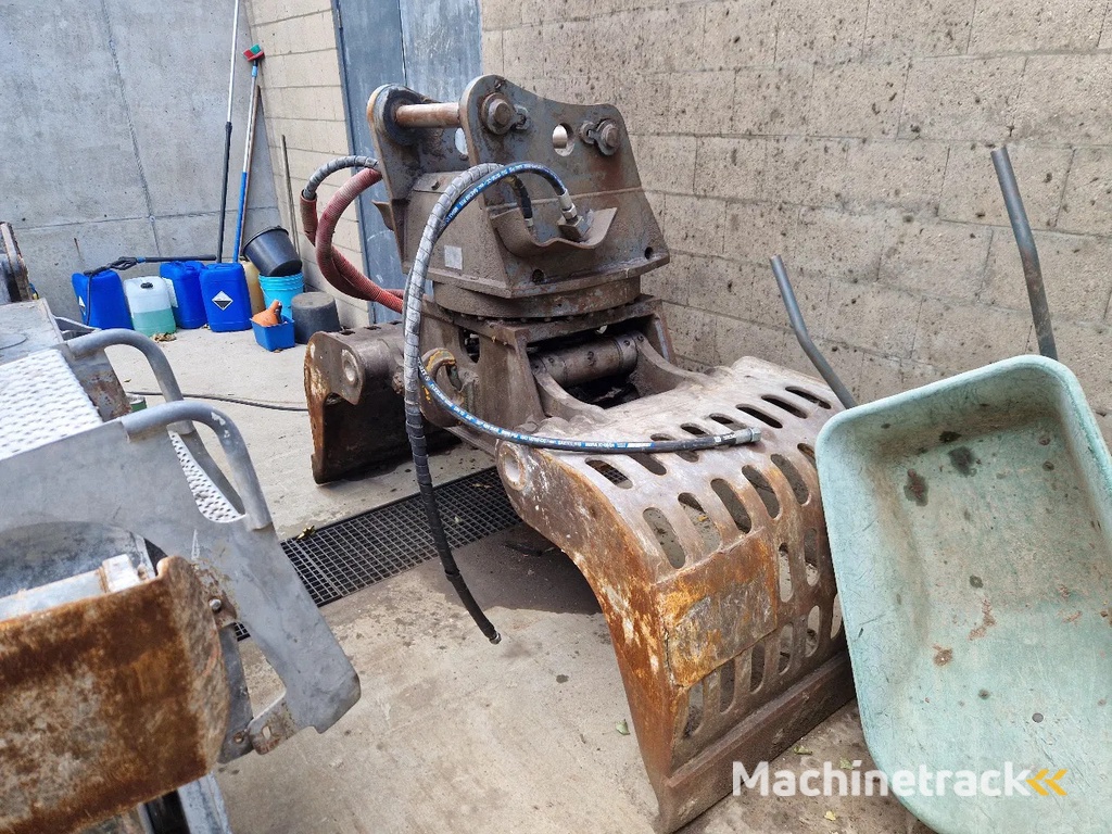 Sennebogen 821 overslagkraan