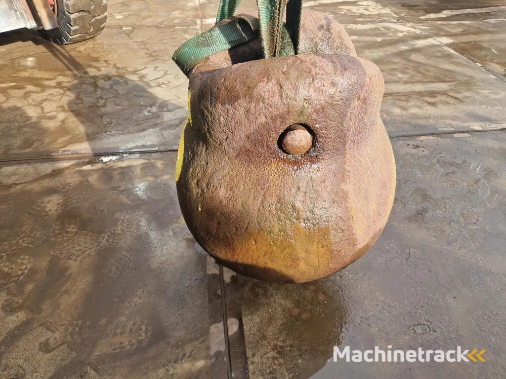 Diversen stalen sloopkogels / beulen