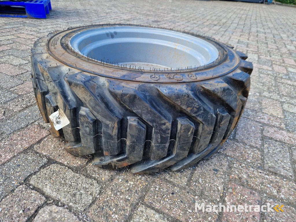 Overige 3x nieuwe OUTRIGGER volgeschuimde hoogwerkerband met velg