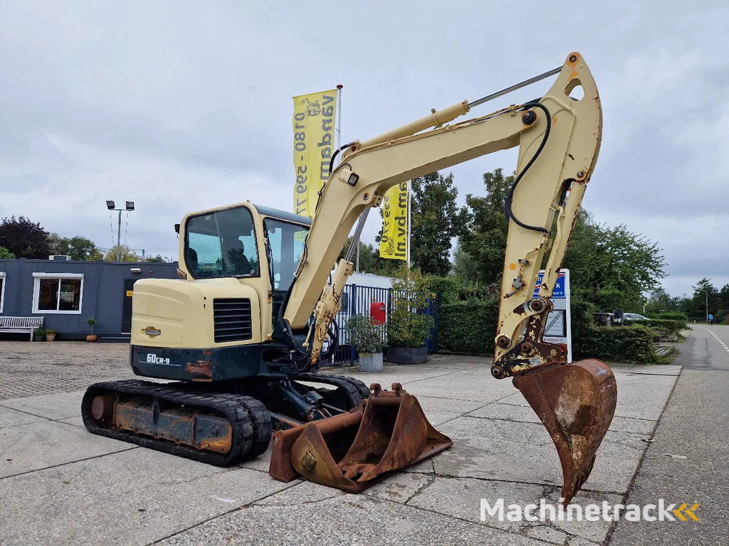 Hyundai Robex CR60-9 met airco en 3 bakken