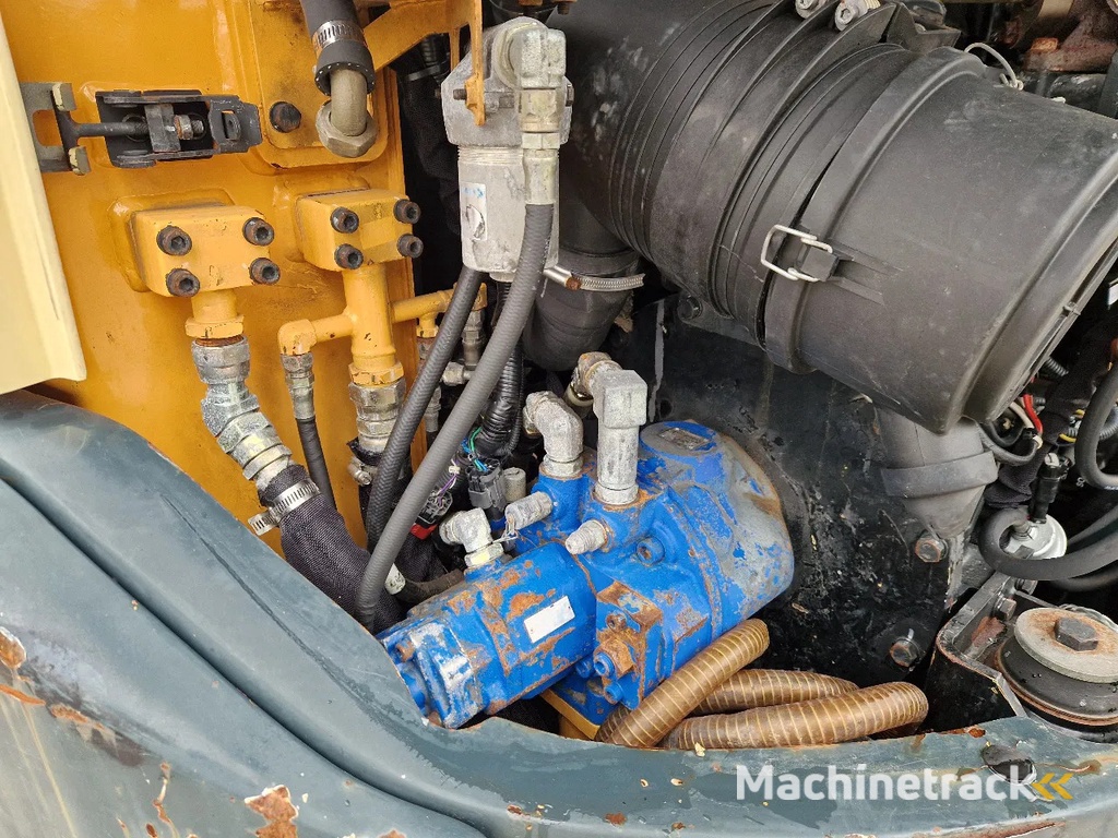 Hyundai Robex CR60-9 met airco en 3 bakken