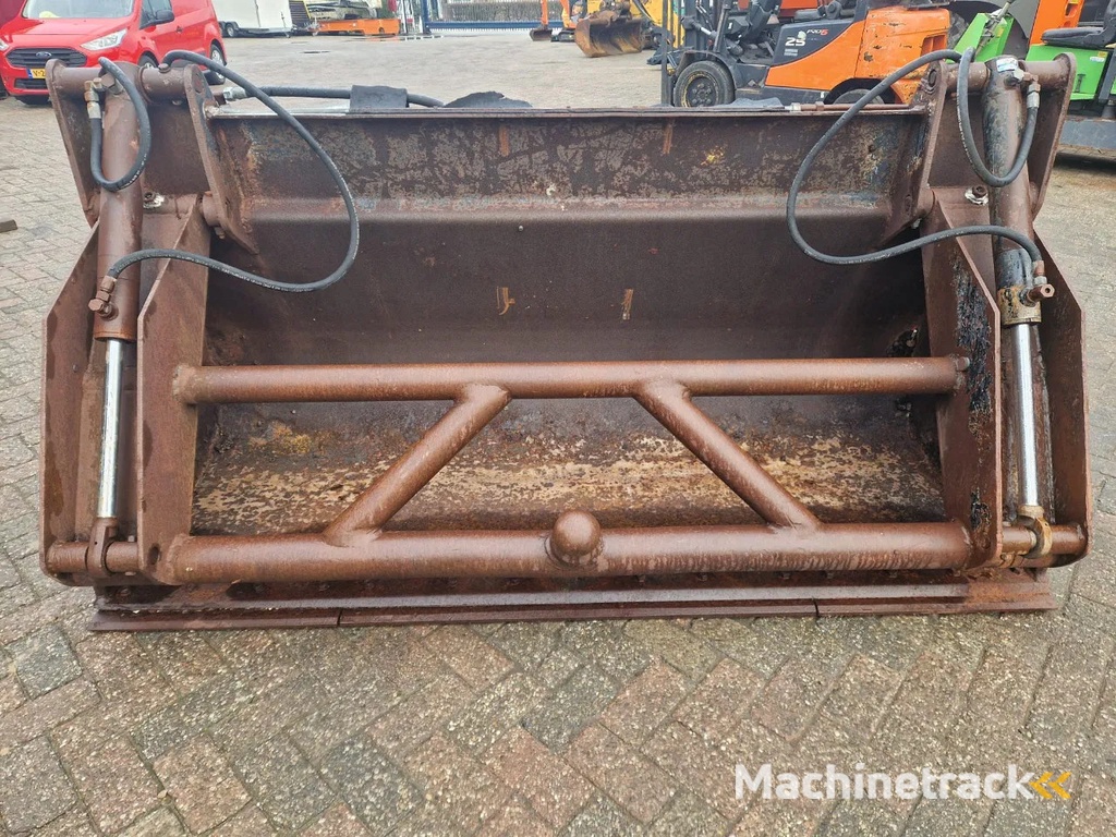 Doppstadt met Volvo aansluiting