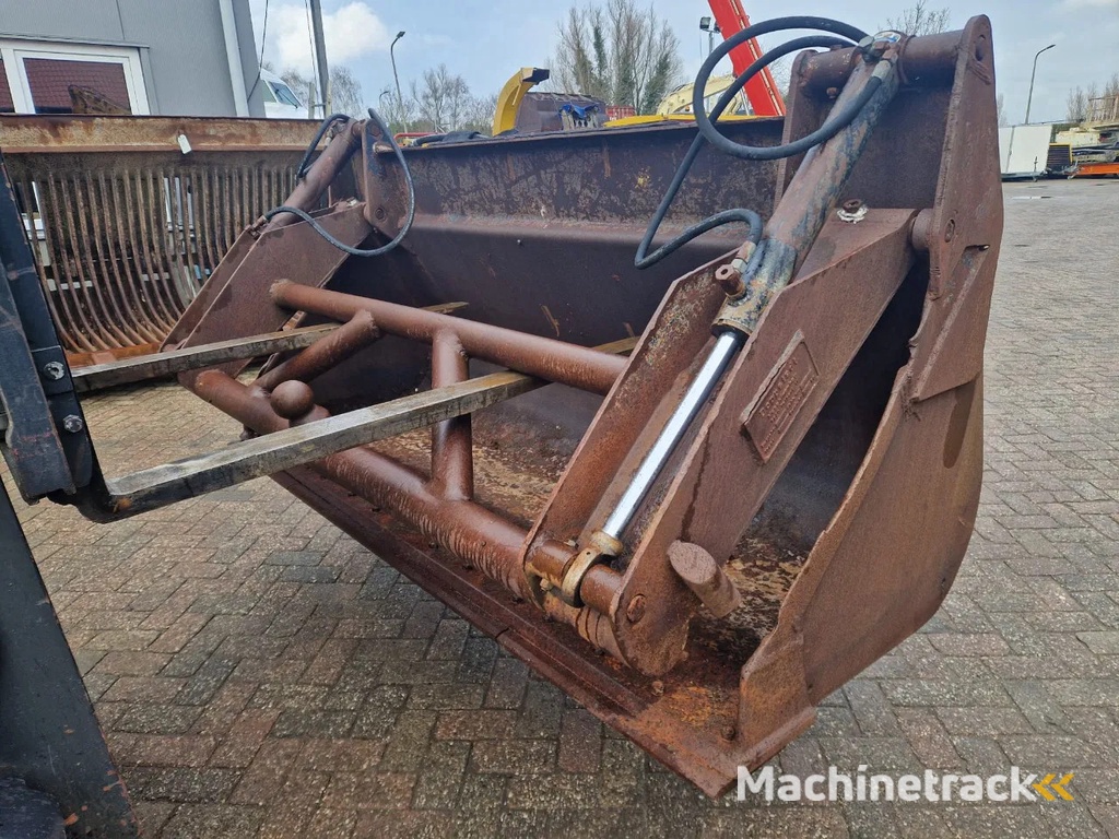 Doppstadt met Volvo aansluiting