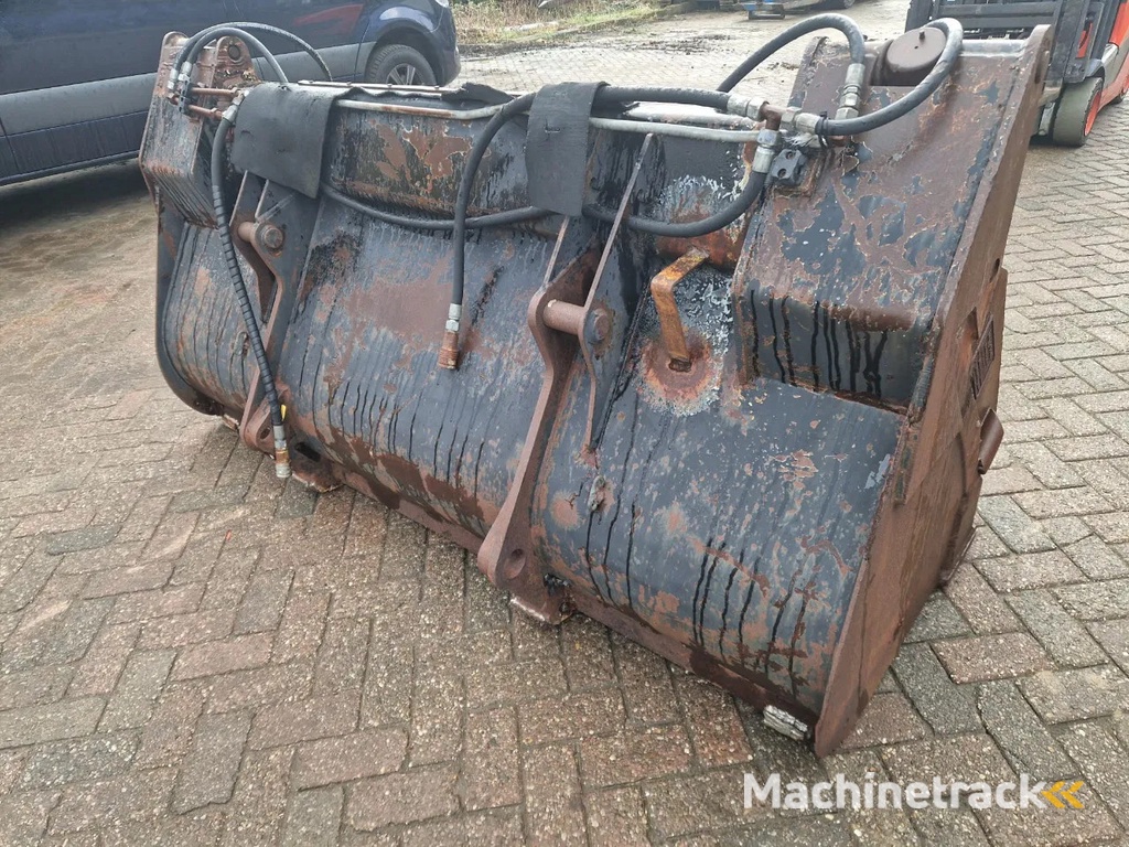 Doppstadt met Volvo aansluiting