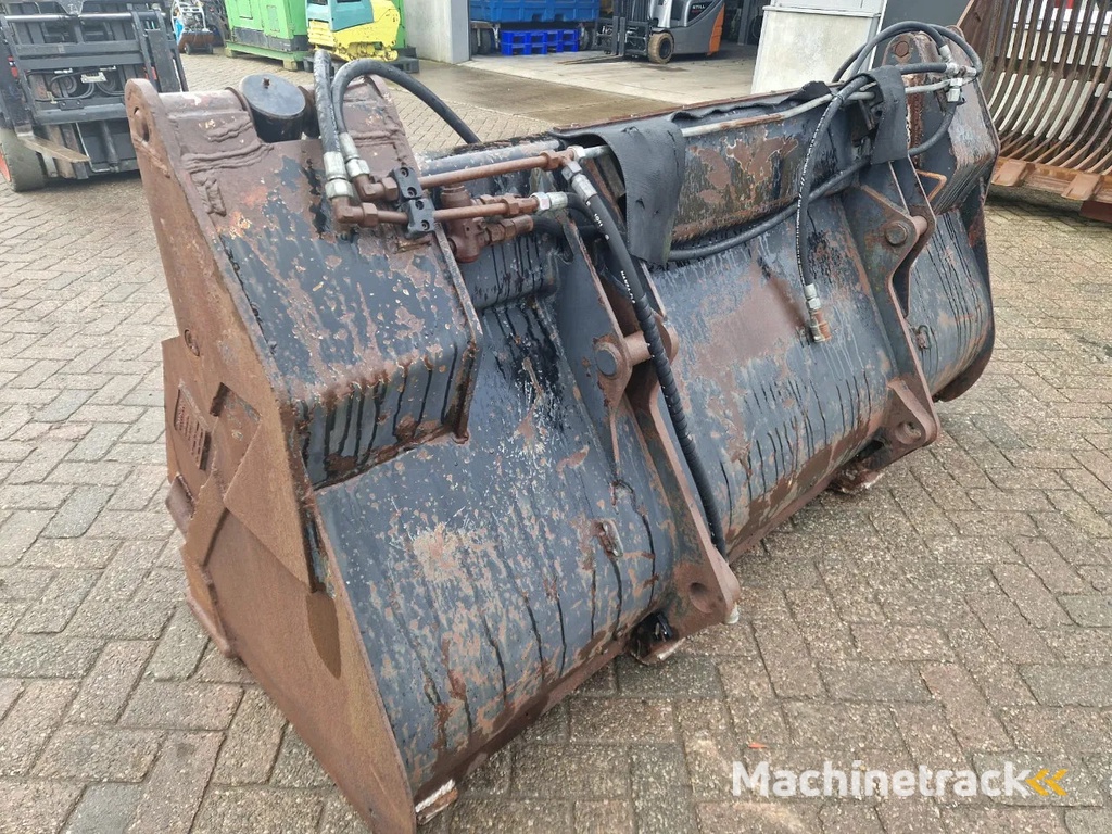 Doppstadt met Volvo aansluiting