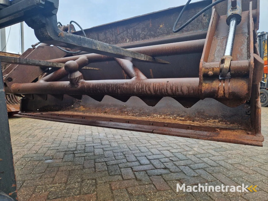 Doppstadt met Volvo aansluiting